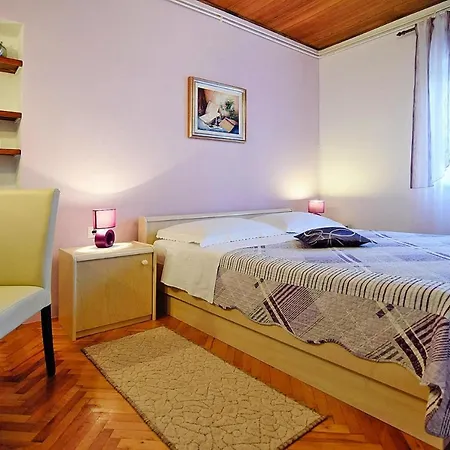 Holiday Home, Selca - Villa Spila, 6 Ppl 度假居 *