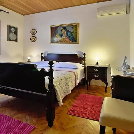 Holiday Home, Selca - Villa Spila, 6 Ppl * Selca